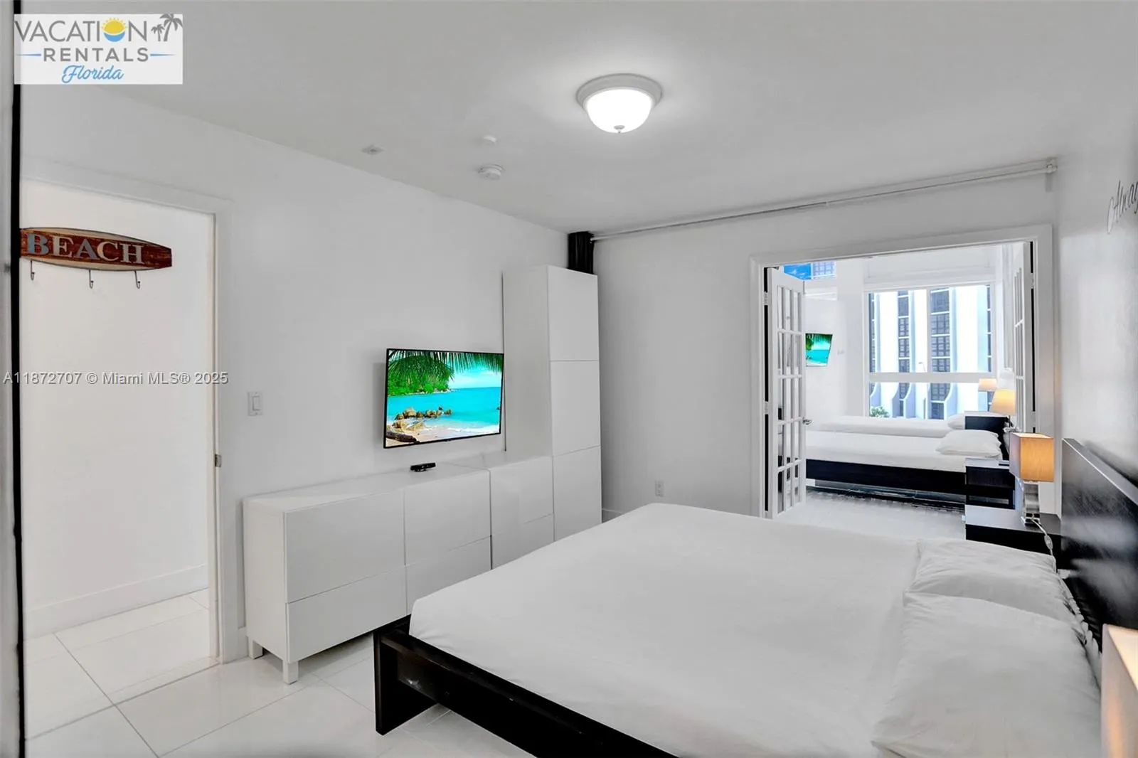 5445 Collins Ave, #BAY-14