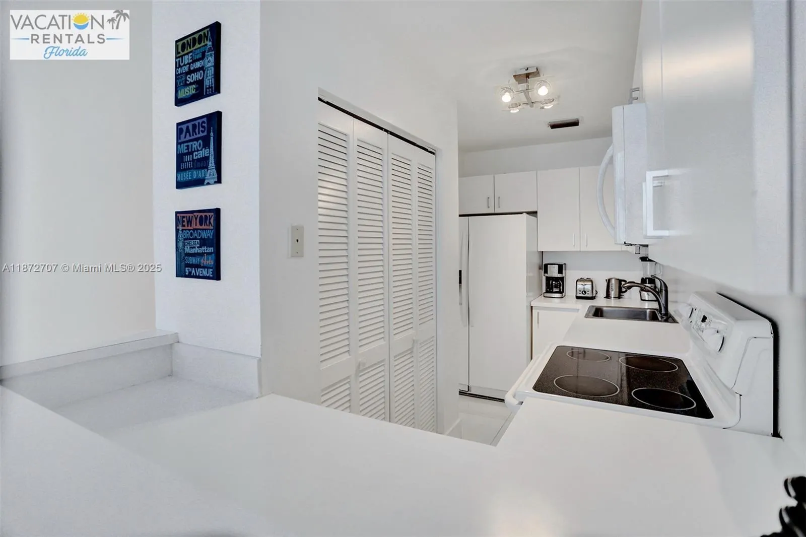 5445 Collins Ave, #BAY-14