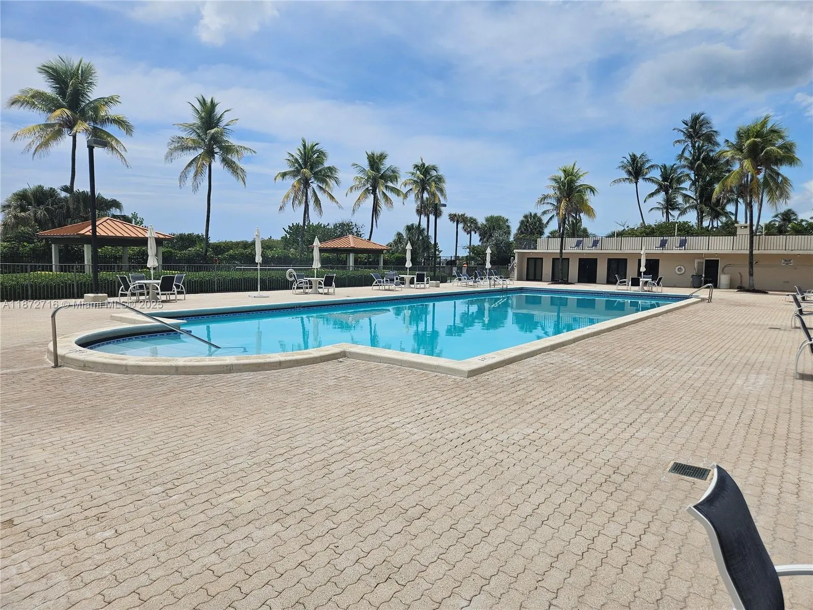 2625 Collins Ave, #1802