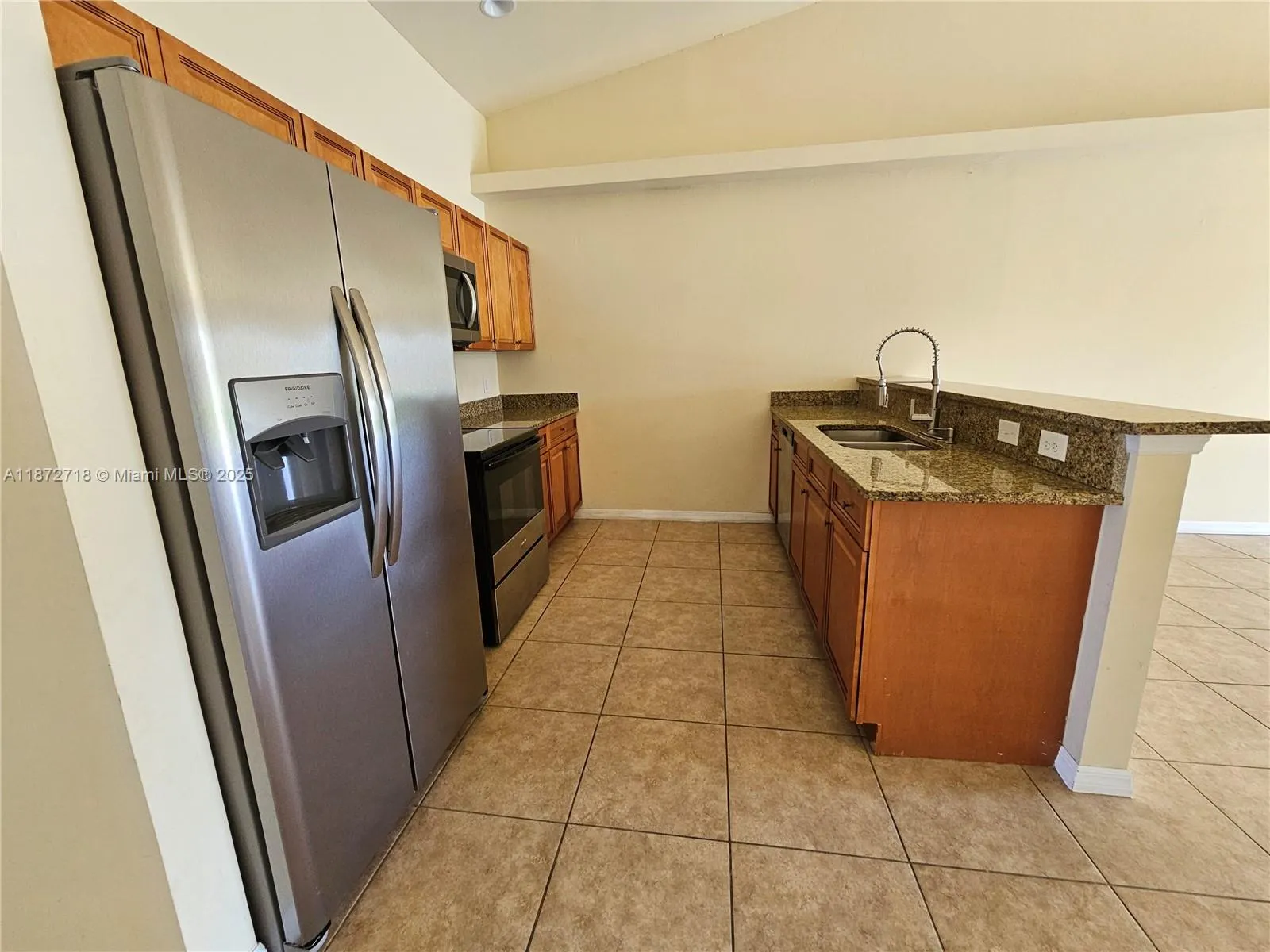 134 SE 12th St, #-