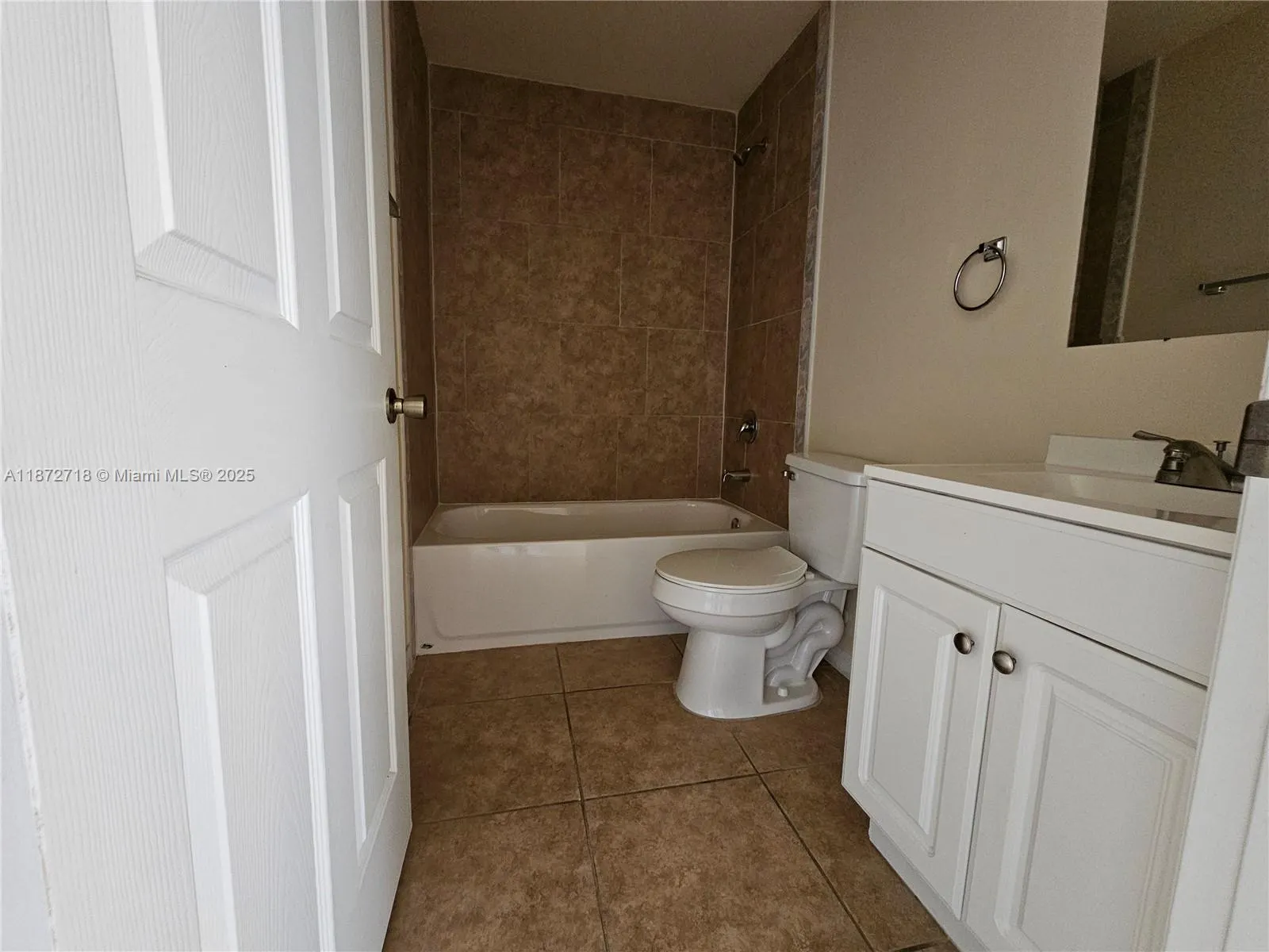 134 SE 12th St, #-