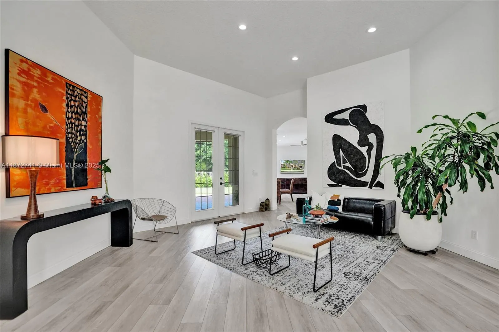3695 W Gardenia Ave