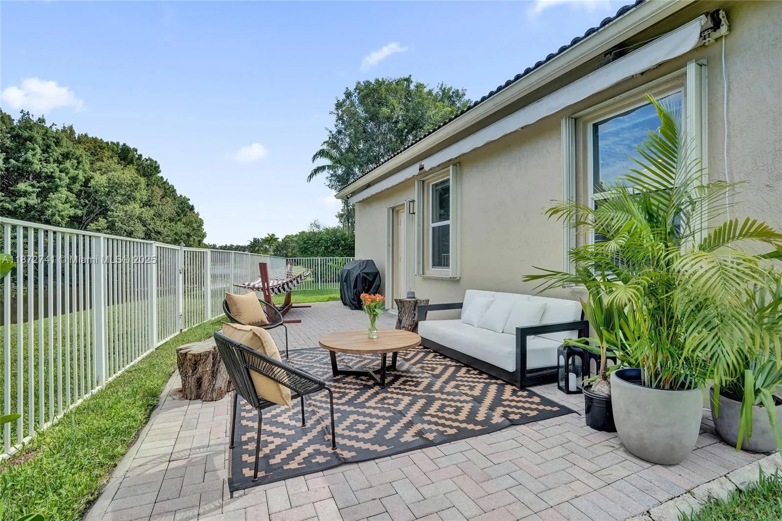 3695 W Gardenia Ave