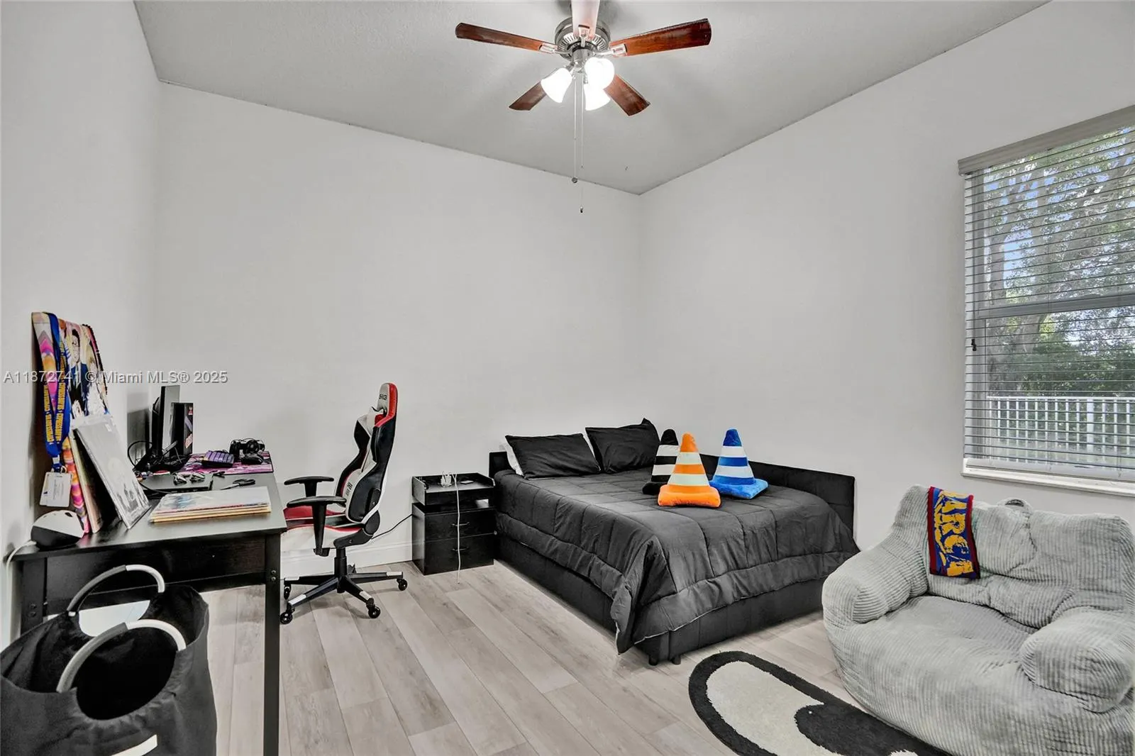 3695 W Gardenia Ave