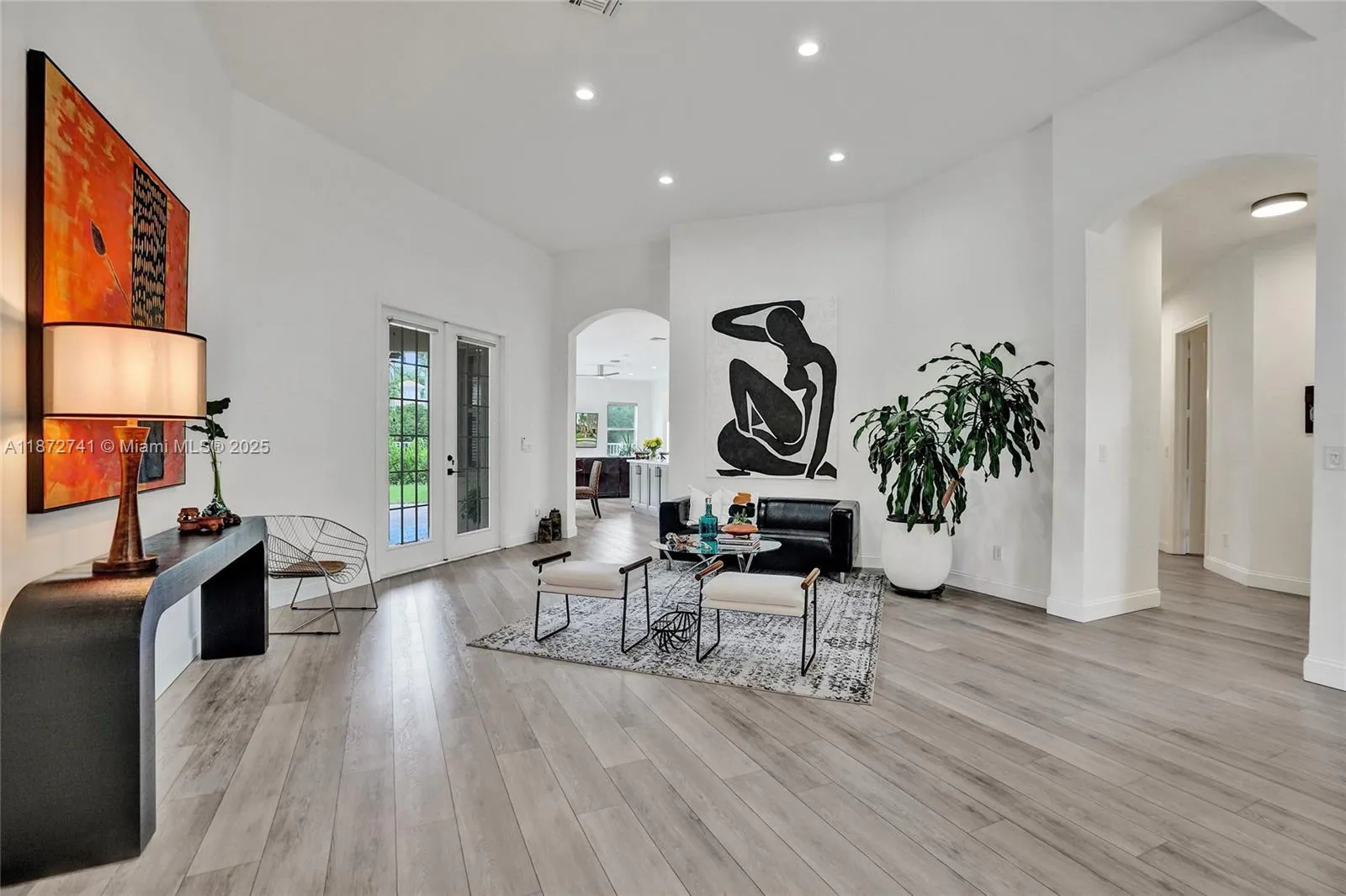 3695 W Gardenia Ave