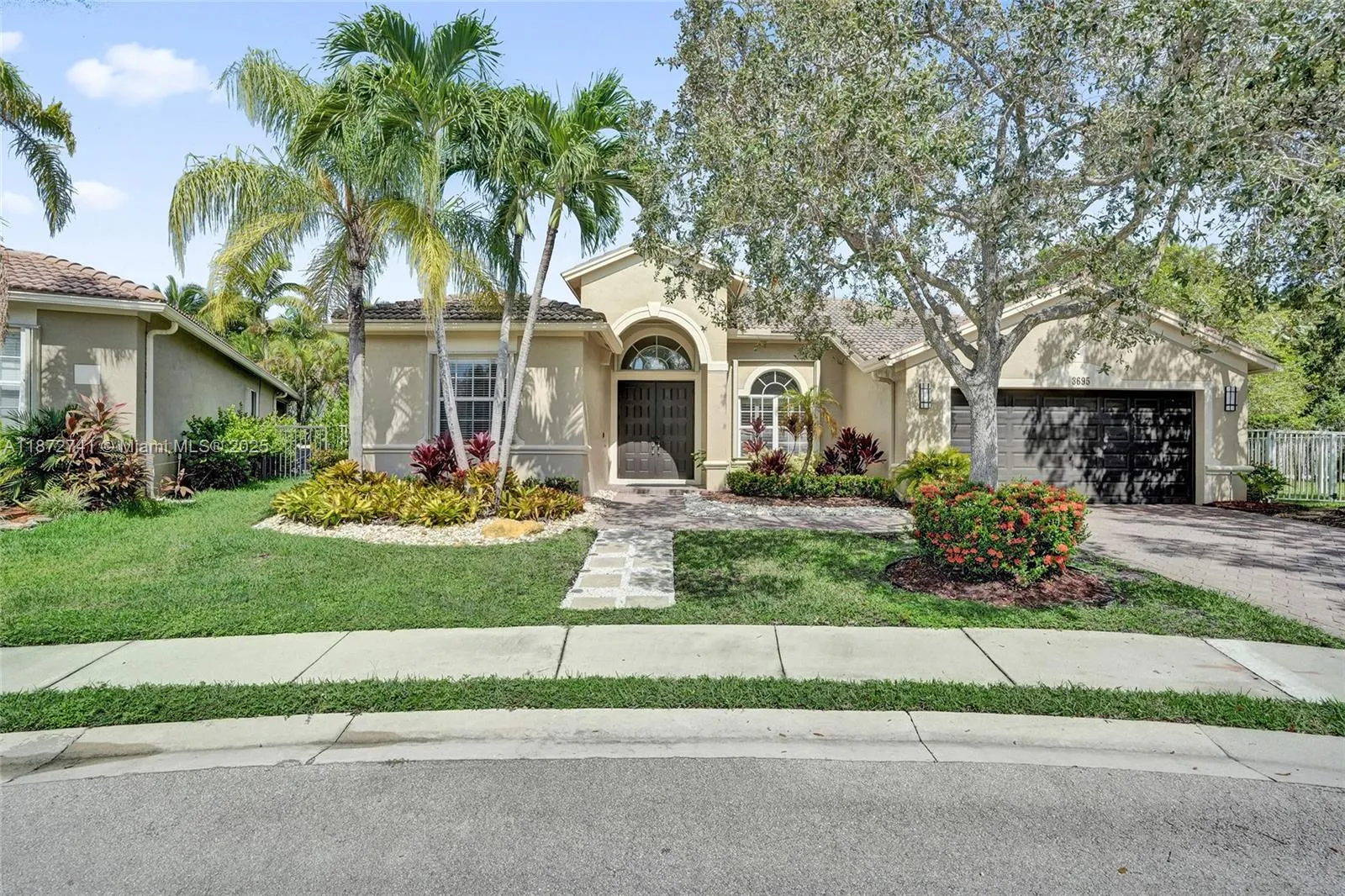 3695 W Gardenia Ave