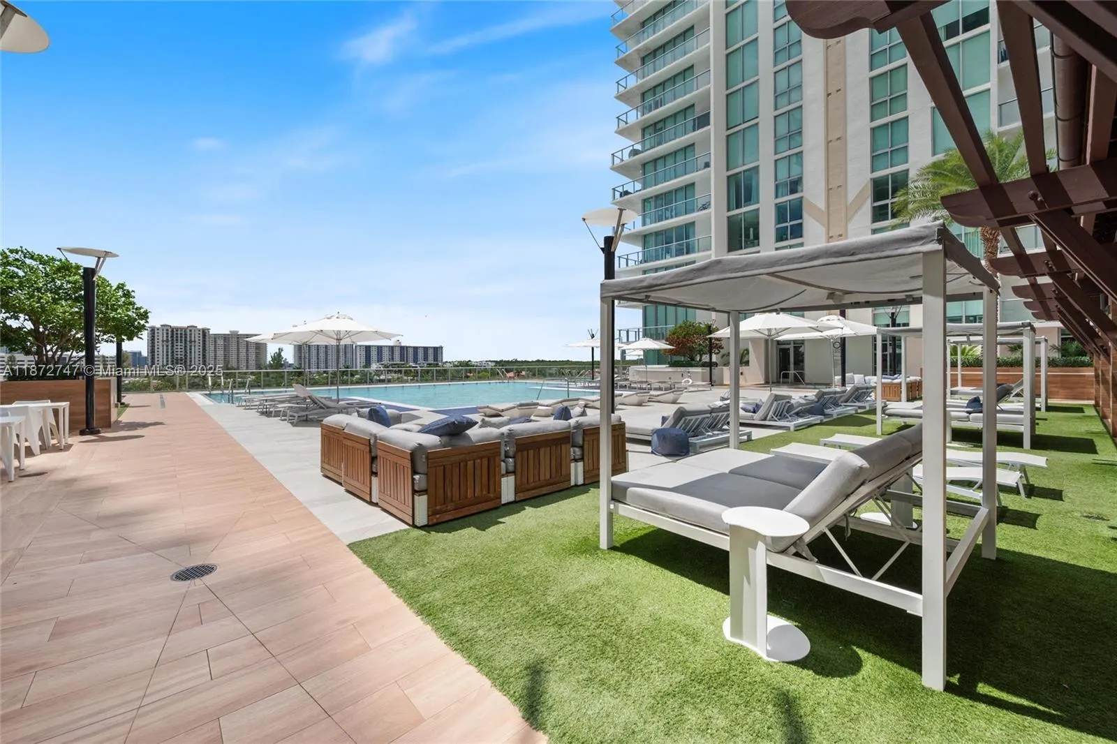 300 Sunny Isles Blvd, #4-1501