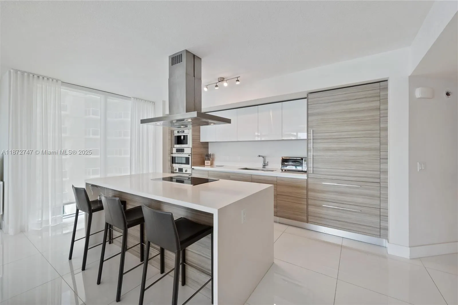300 Sunny Isles Blvd, #4-1501