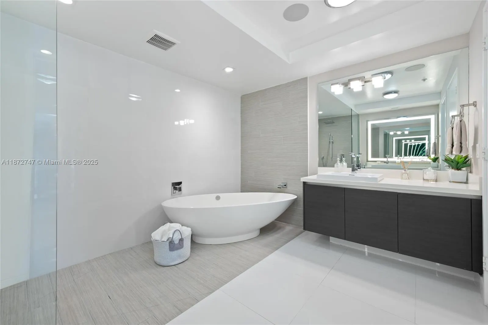 300 Sunny Isles Blvd, #4-1501