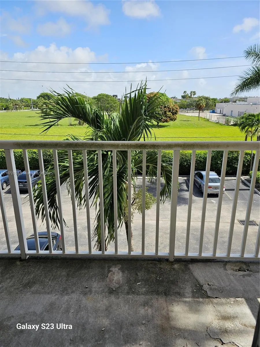 1341 SE 3rd Ave, #301