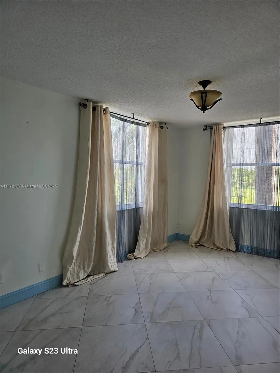1341 SE 3rd Ave, #301