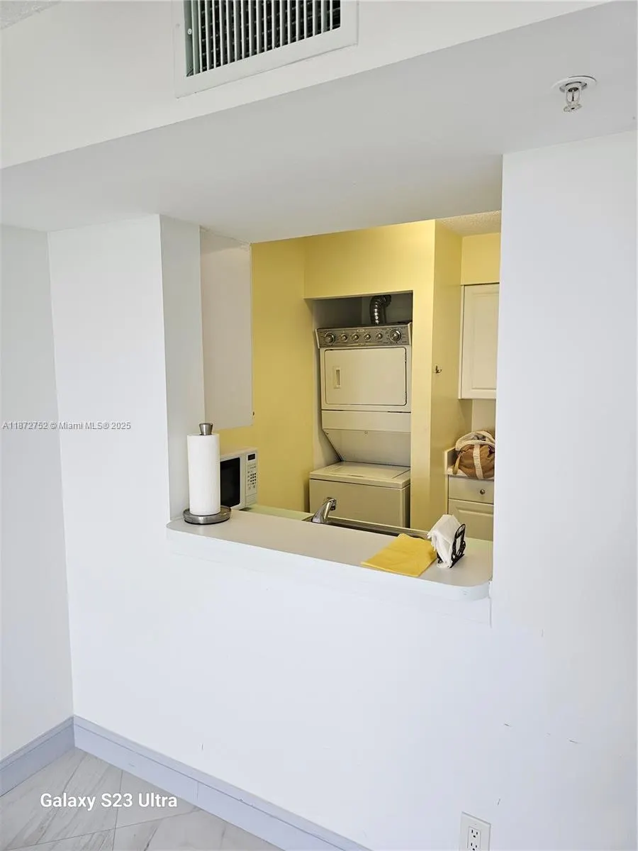 1341 SE 3rd Ave, #301