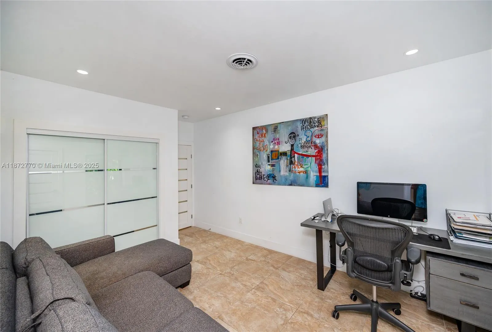 1240 Campamento Ave