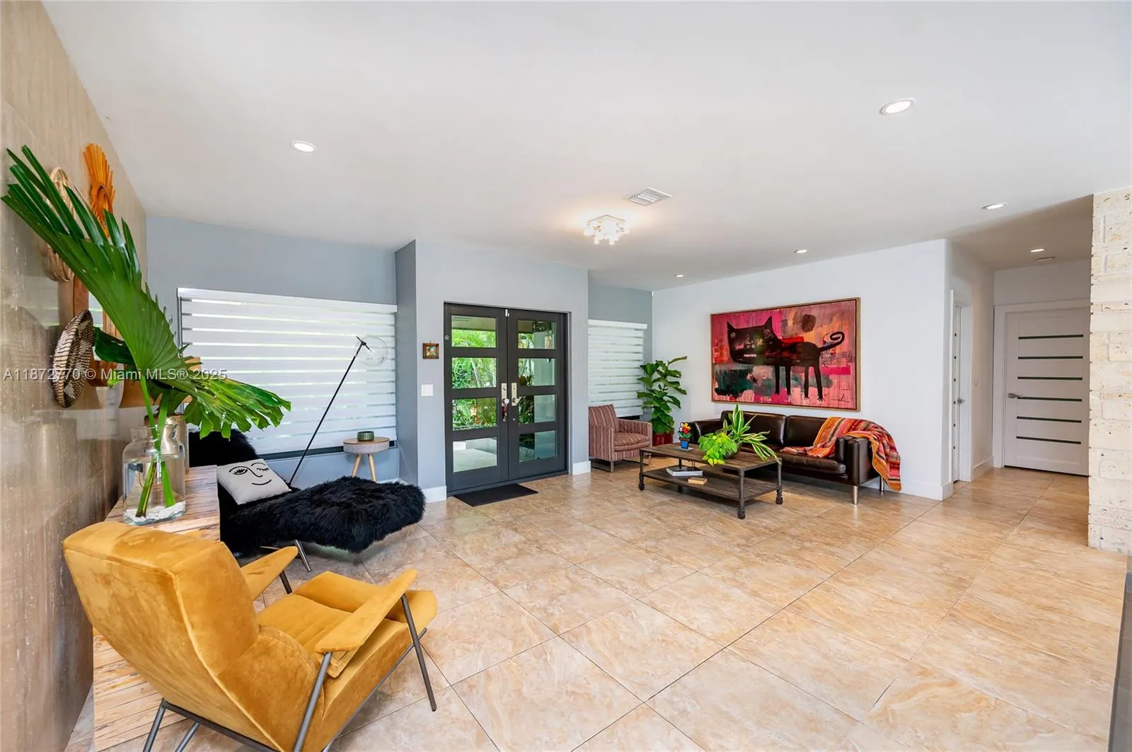 1240 Campamento Ave