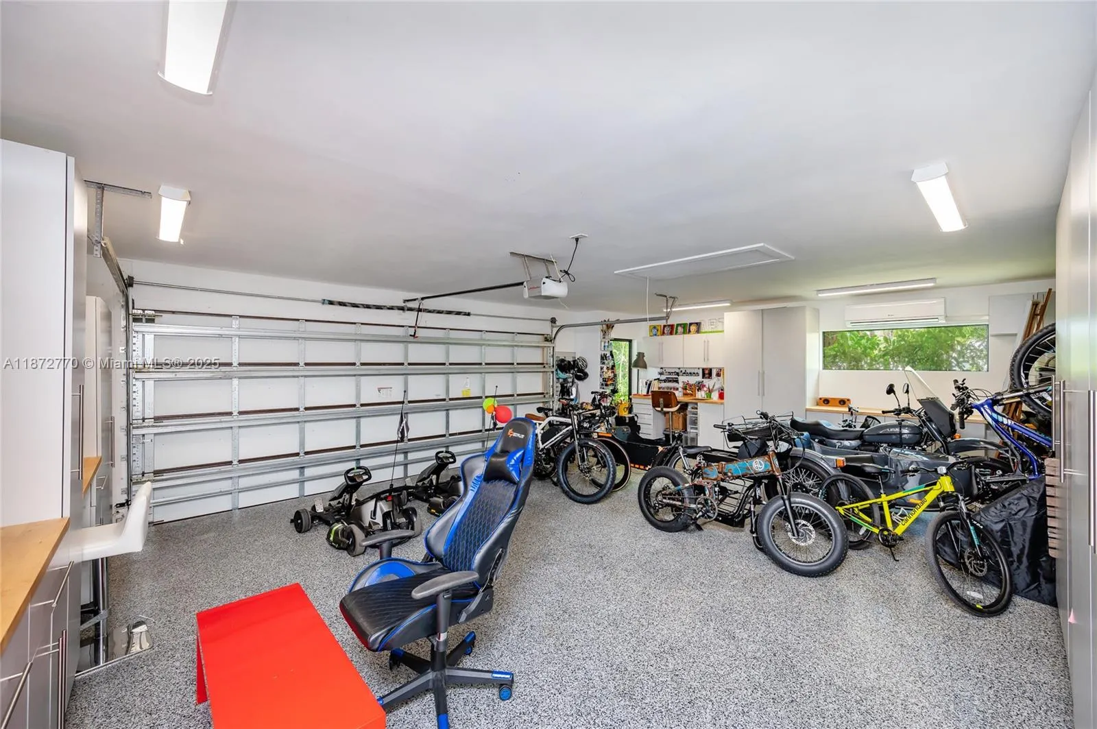 1240 Campamento Ave
