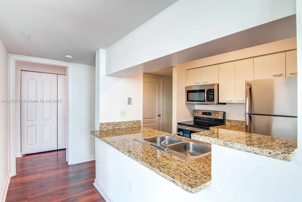 1756 N Bayshore Dr, #36B