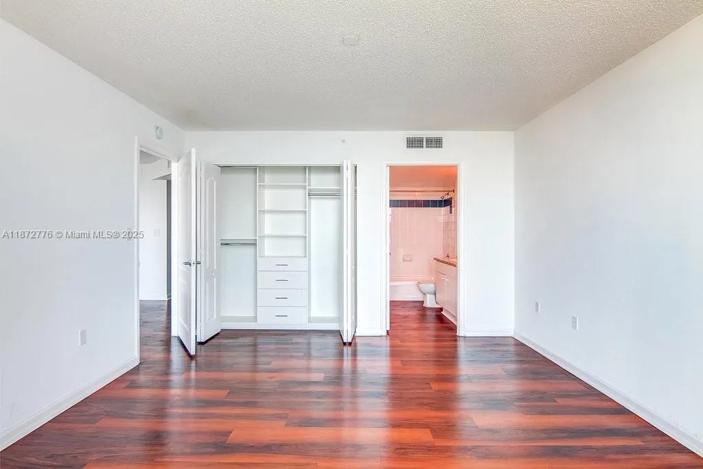 1756 N Bayshore Dr, #36B