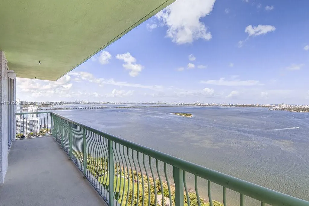 1756 N Bayshore Dr, #36B