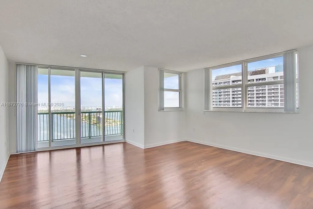 1756 N Bayshore Dr, #36B