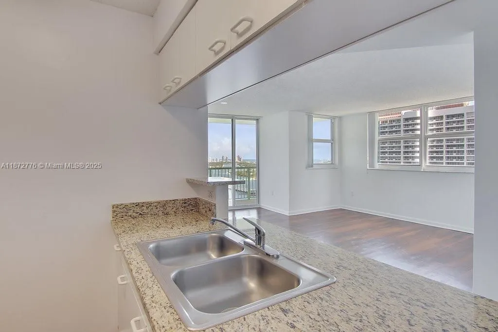 1756 N Bayshore Dr, #36B