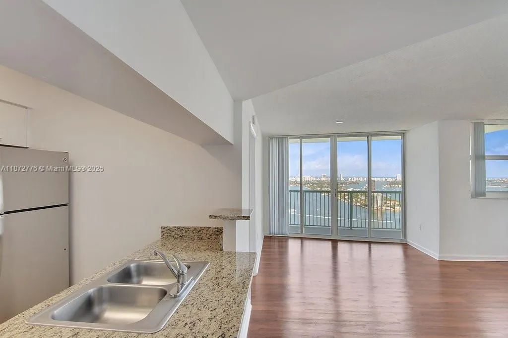 1756 N Bayshore Dr, #36B