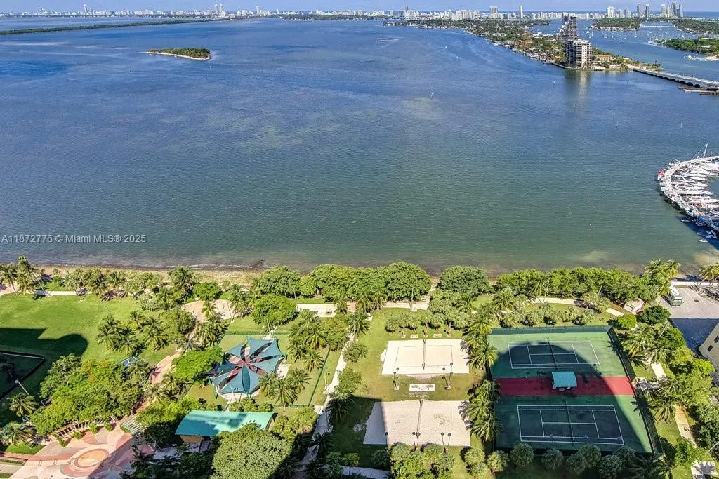 1756 N Bayshore Dr, #36B