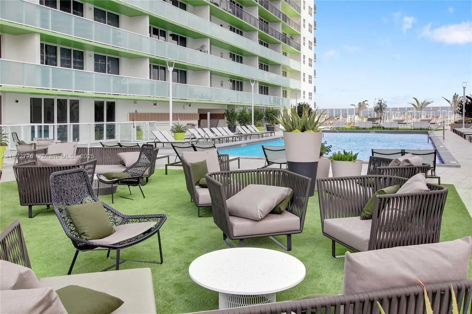 1756 N Bayshore Dr, #36B