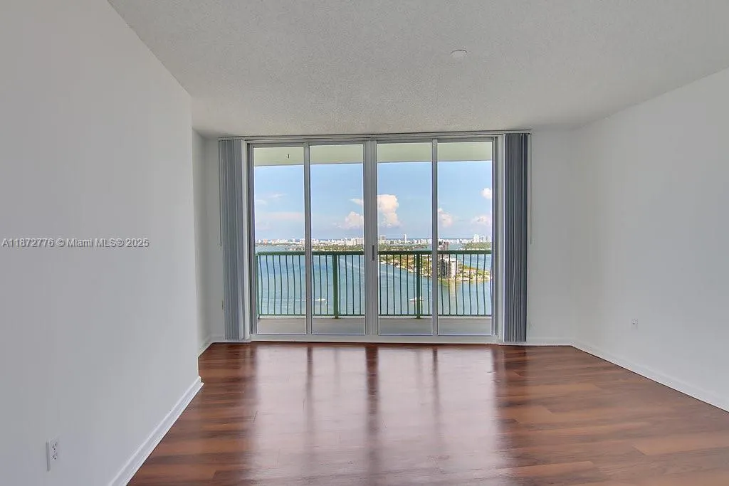 1756 N Bayshore Dr, #36B