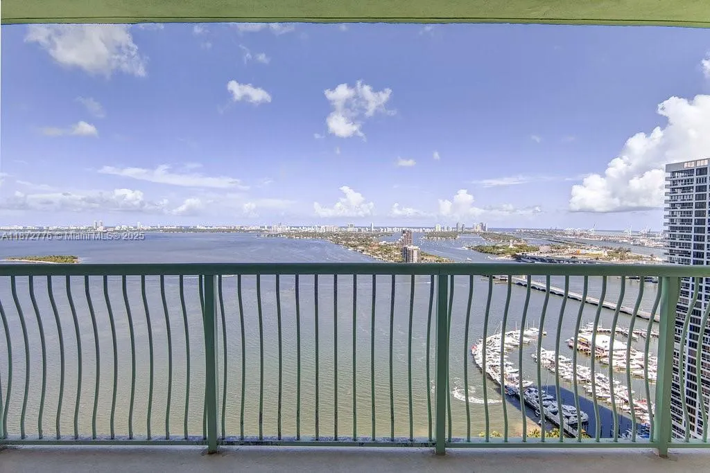 1756 N Bayshore Dr, #36B