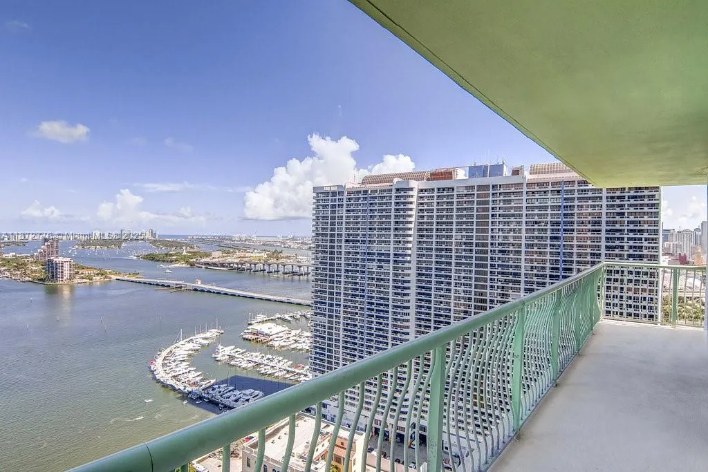 1756 N Bayshore Dr, #36B