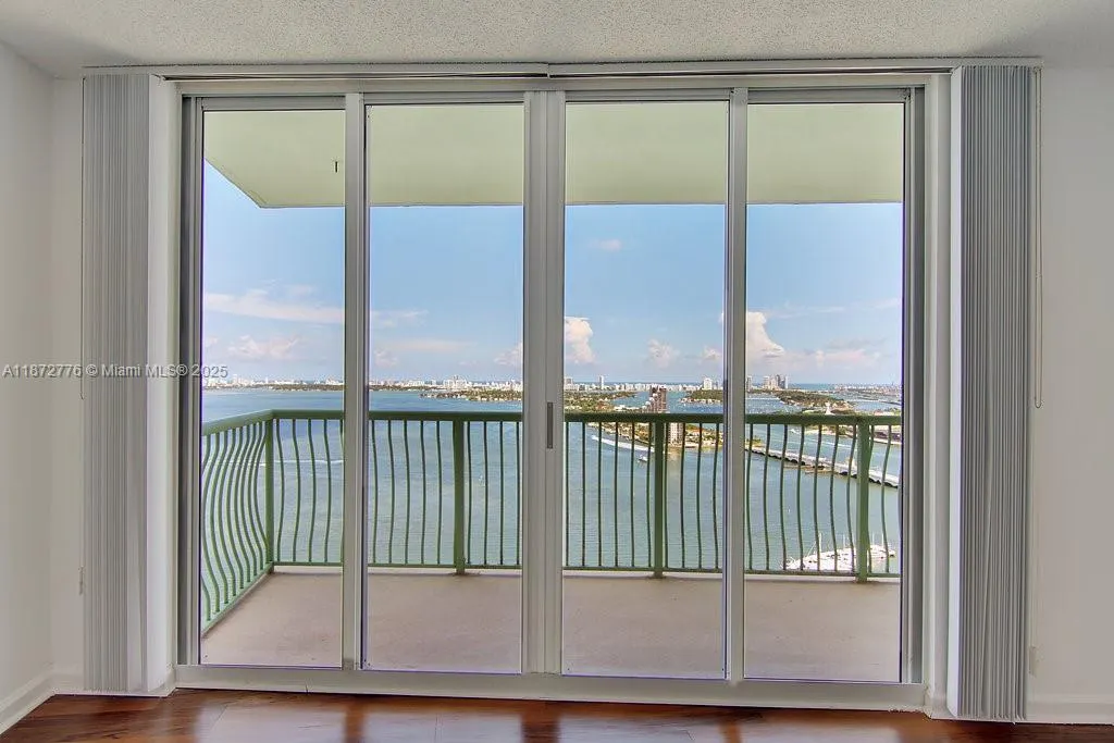 1756 N Bayshore Dr, #36B