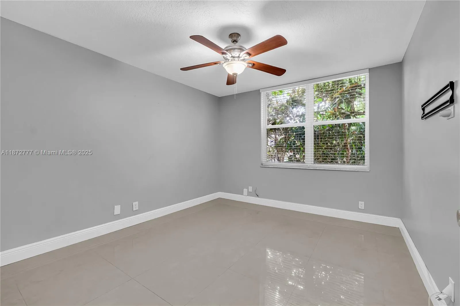 9431 Live Oak Pl, #205