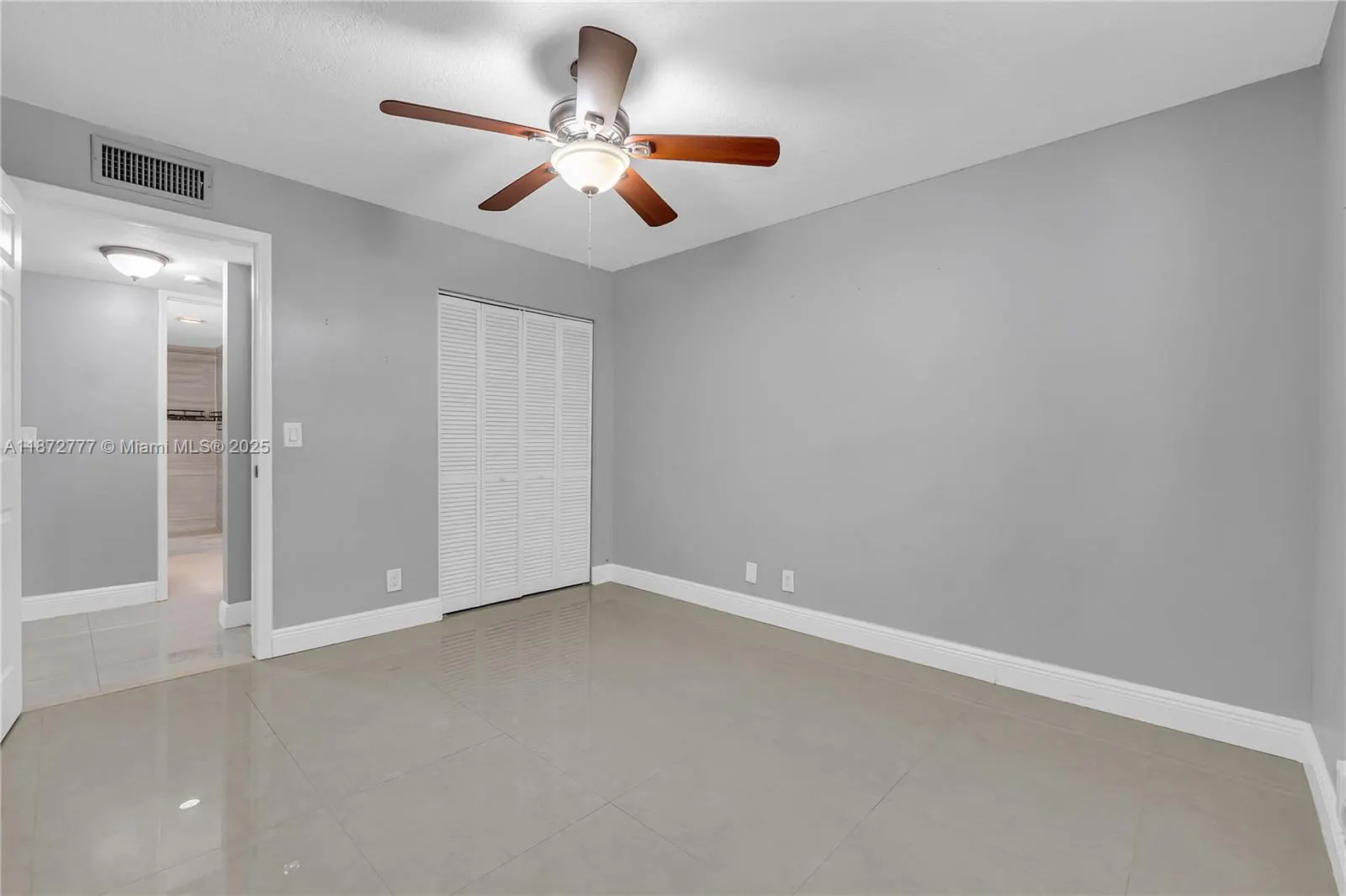 9431 Live Oak Pl, #205