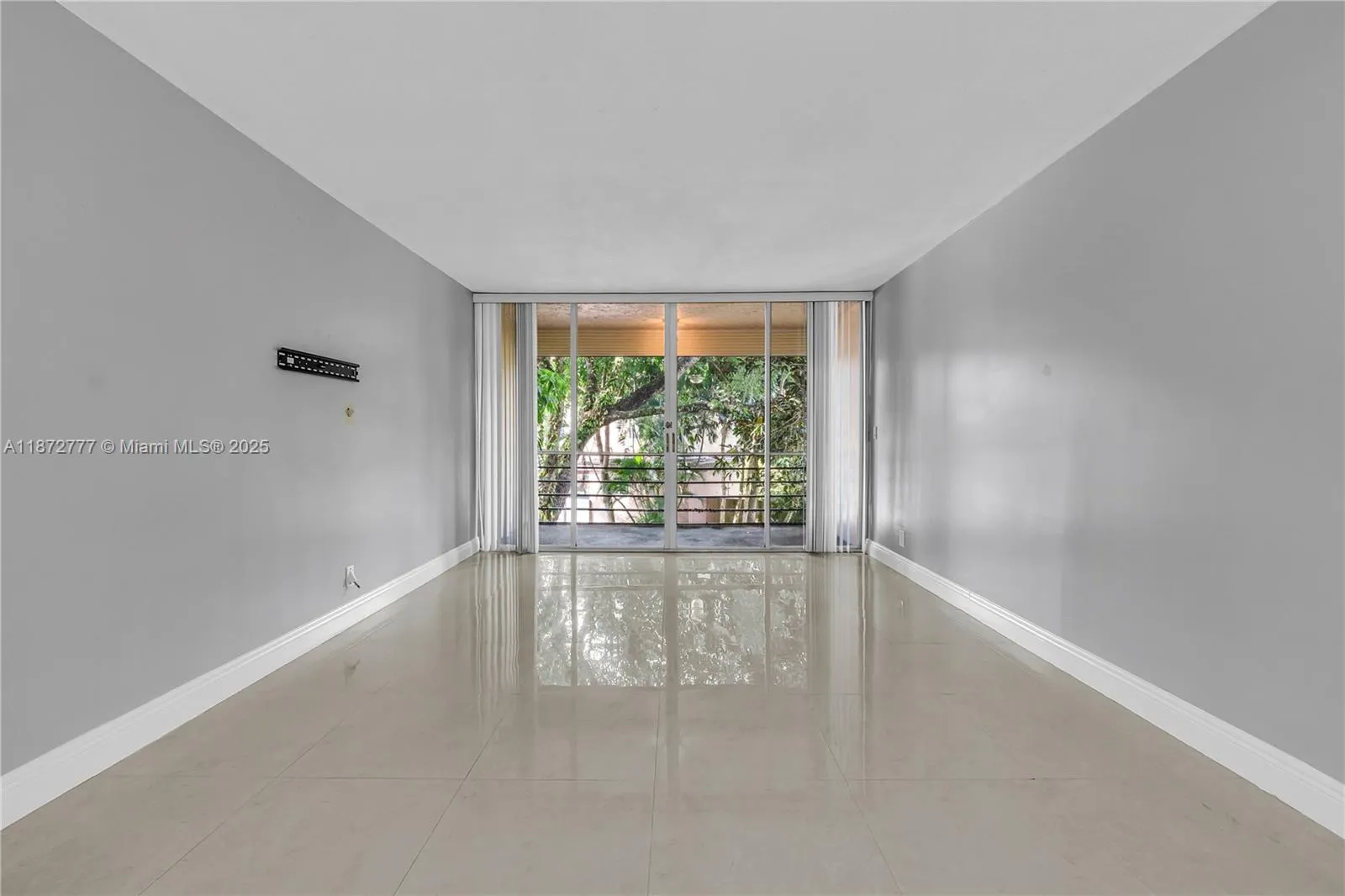 9431 Live Oak Pl, #205