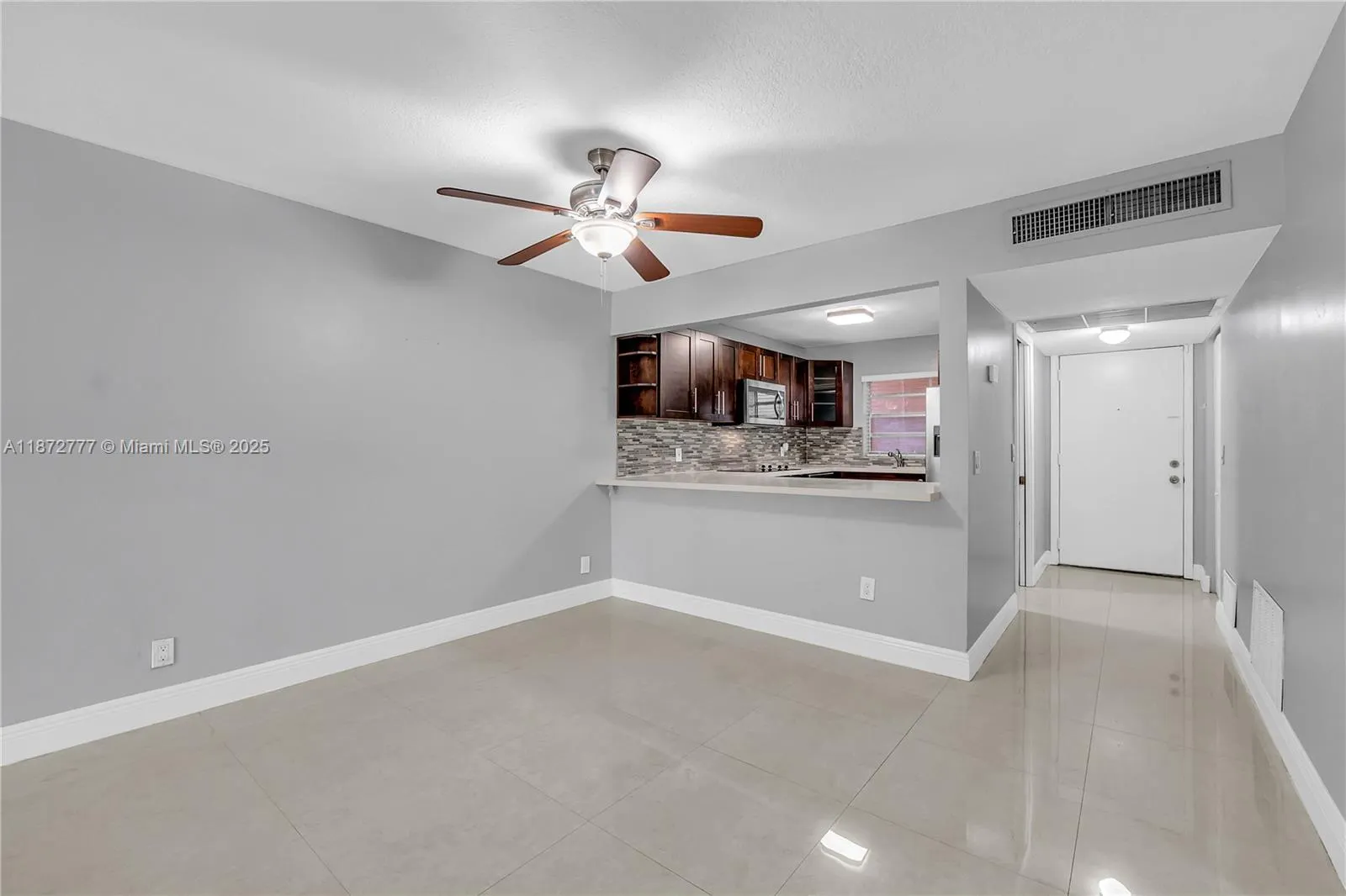 9431 Live Oak Pl, #205