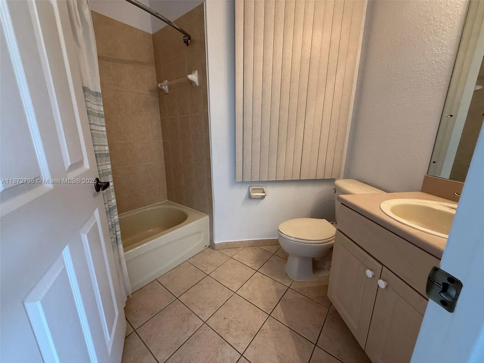 11202 NW 83rd St, #219
