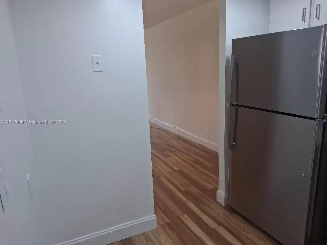 1000 St Charles Pl, #L20