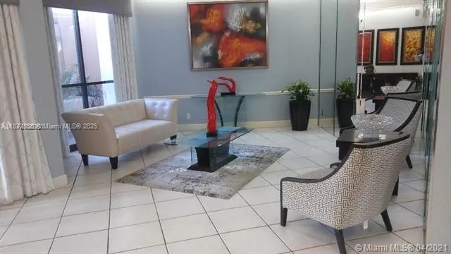 1000 St Charles Pl, #L20