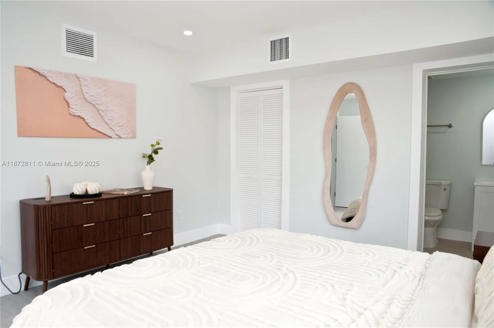 4051 N Ocean Dr, #3