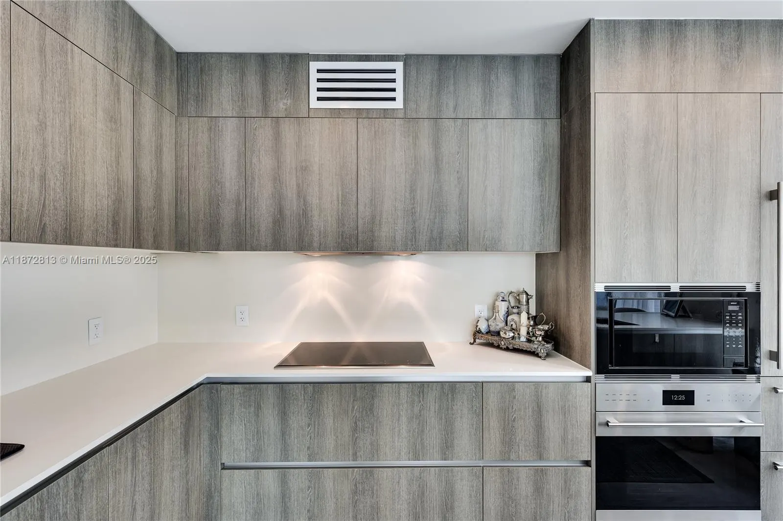 17550 Collins Ave, #1405