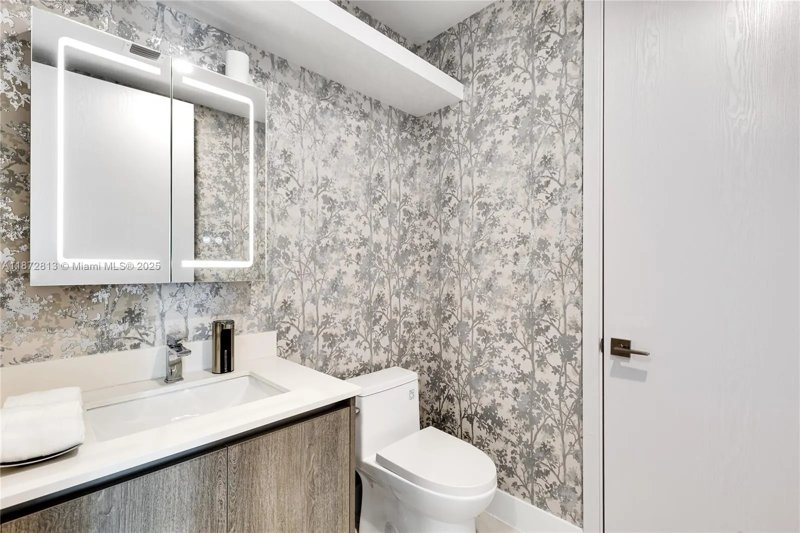 17550 Collins Ave, #1405
