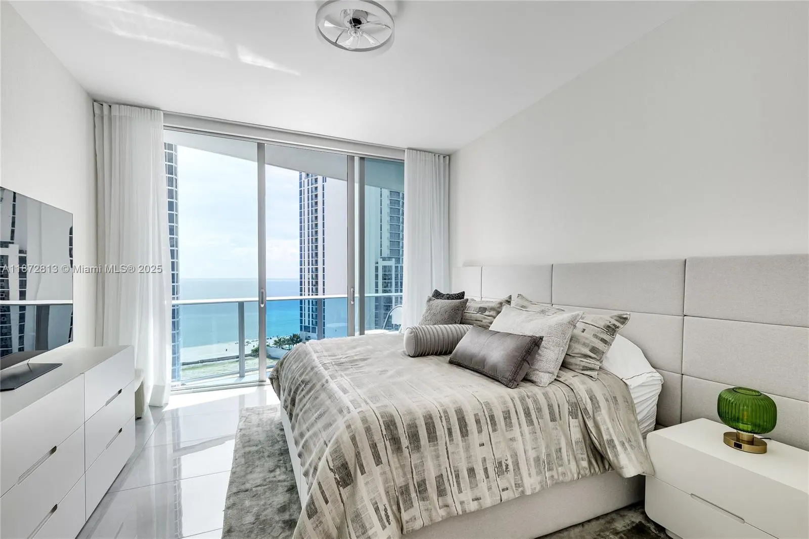 17550 Collins Ave, #1405
