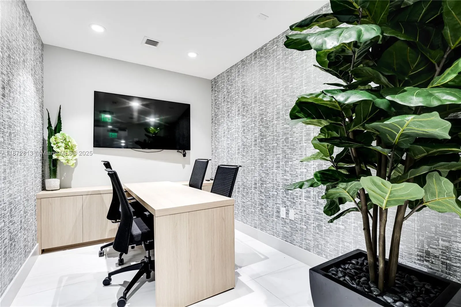 17550 Collins Ave, #1405
