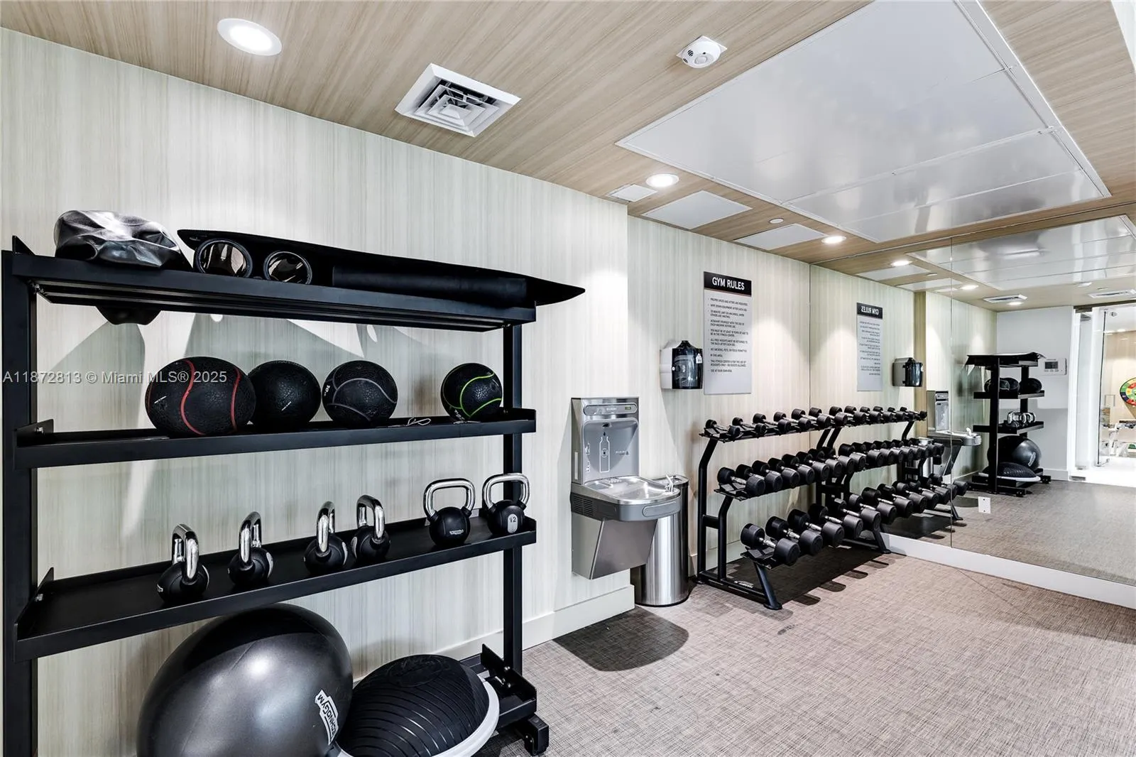 17550 Collins Ave, #1405
