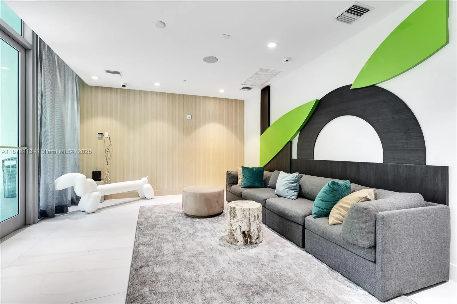 17550 Collins Ave, #1405