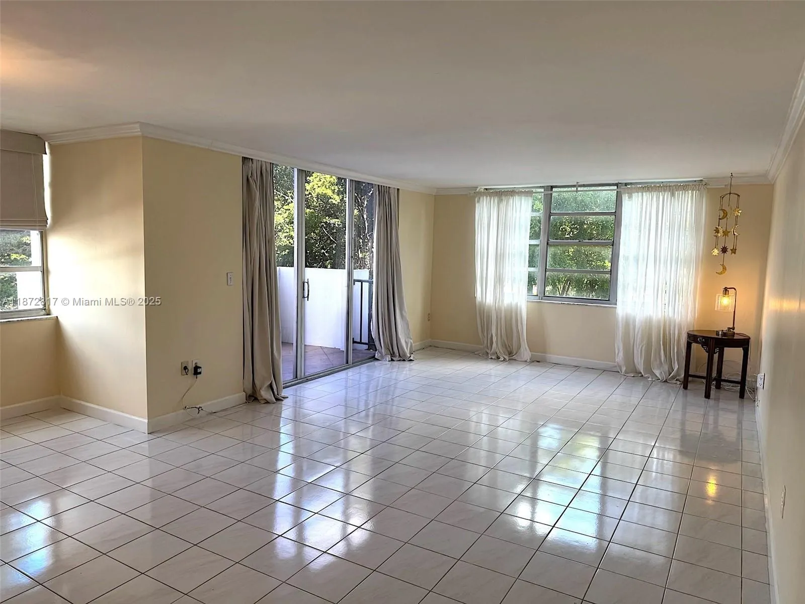 2780 NE 183rd St, #301