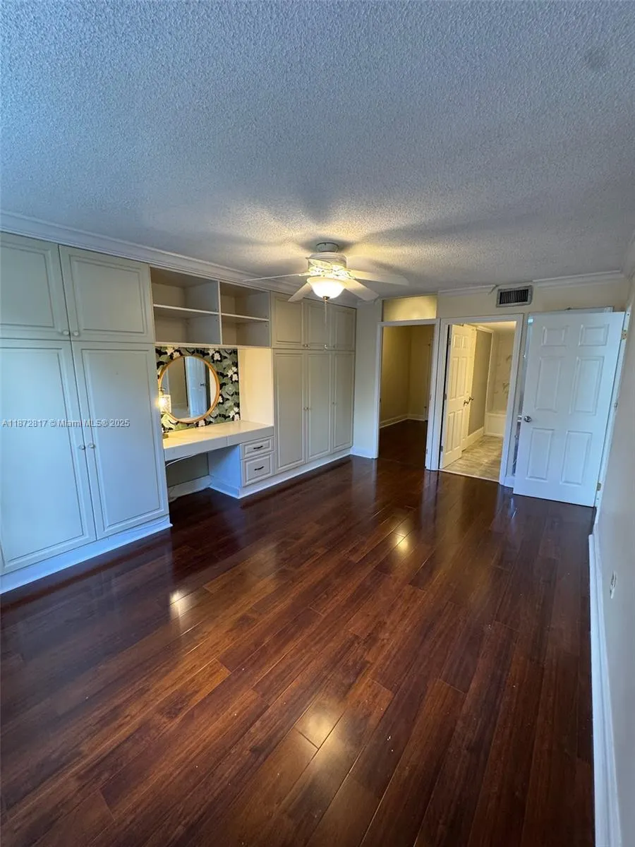 2780 NE 183rd St, #301