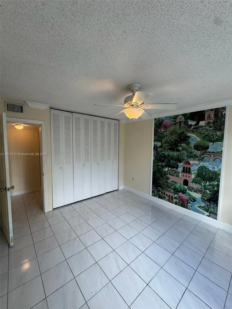 2780 NE 183rd St, #301