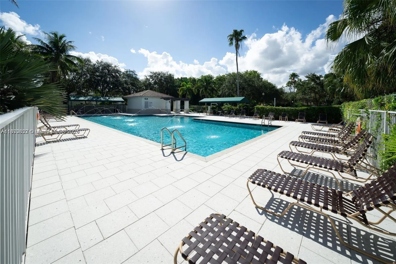932 Falling Water Rd, #932