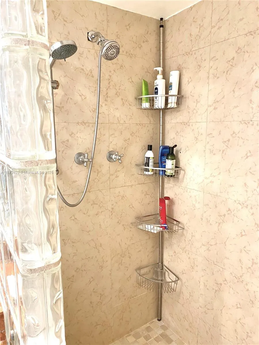 7135 Collins Ave, #1806